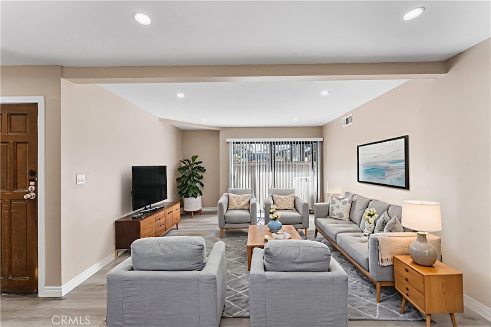 15511 Sherman Way unit 1, Van Nuys, CA 91406 - photo 1