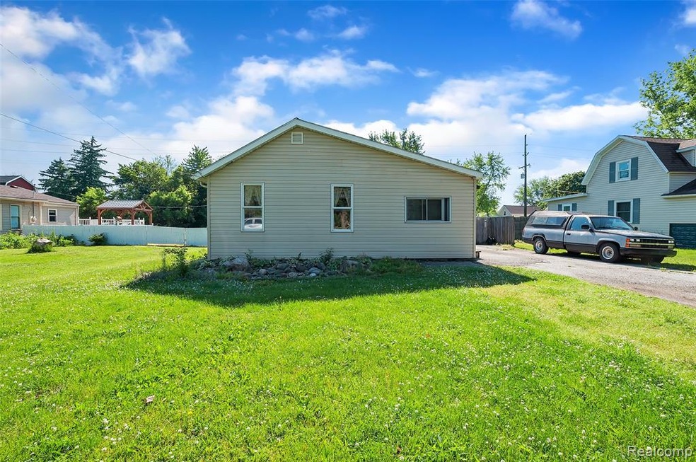 Front view of home