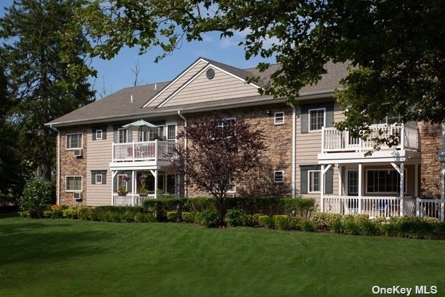 662 Veterans Hwy unit 5-1G, Hauppauge, NY 11788 - photo 1