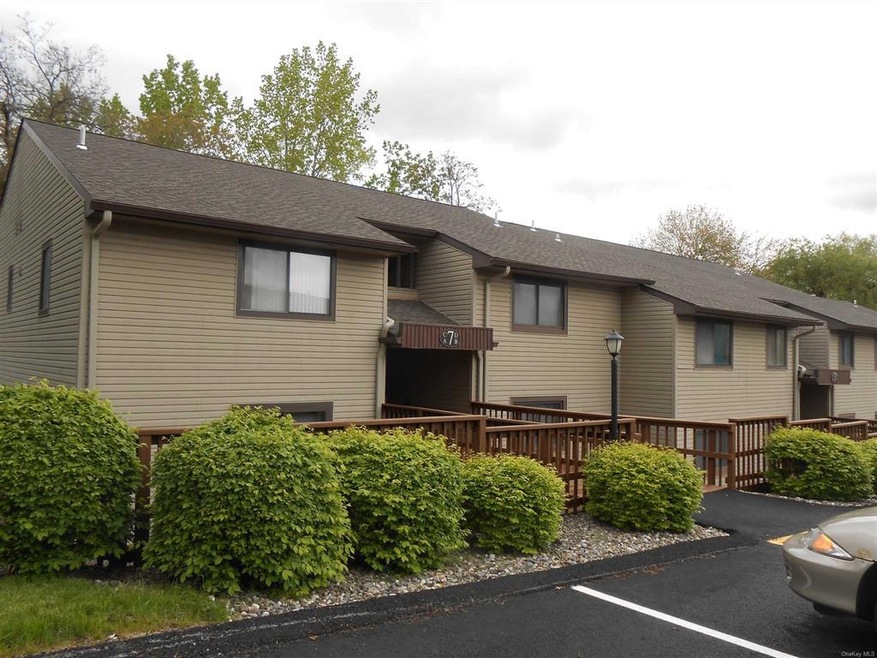 7 Knightsbridge unit 7B, Poughkeepsie, NY 12603 - photo 1