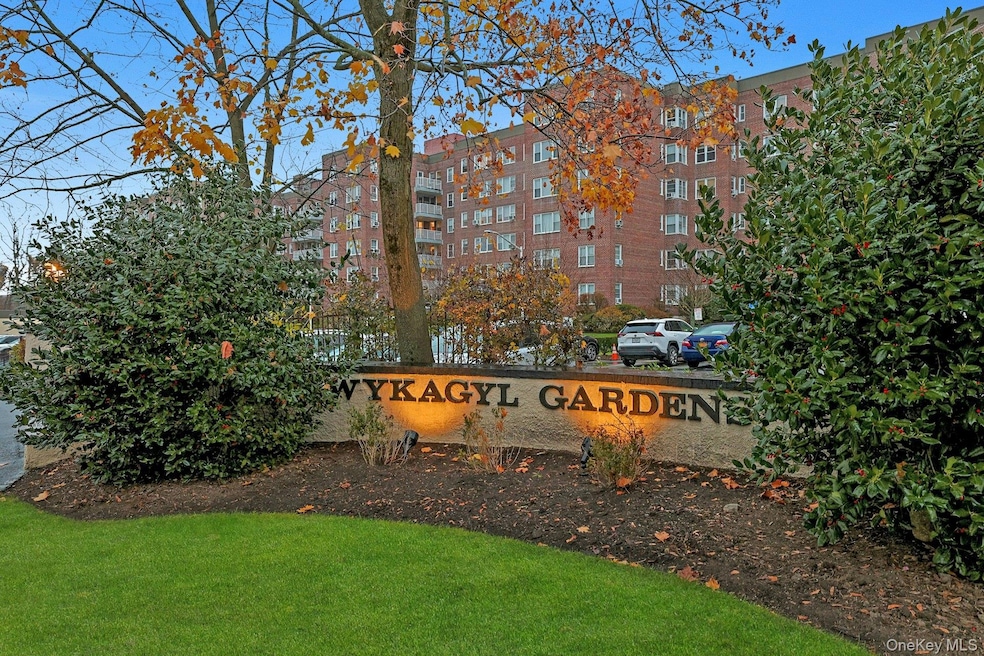 Wykagyl Garden Apartments unit 1F-8, New Rochelle, NY 10804 - photo 1