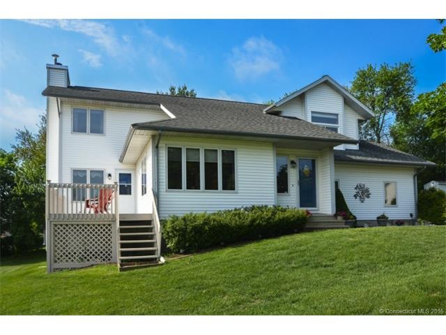 Welcome home to 41 Brookview Lane.  What a great w