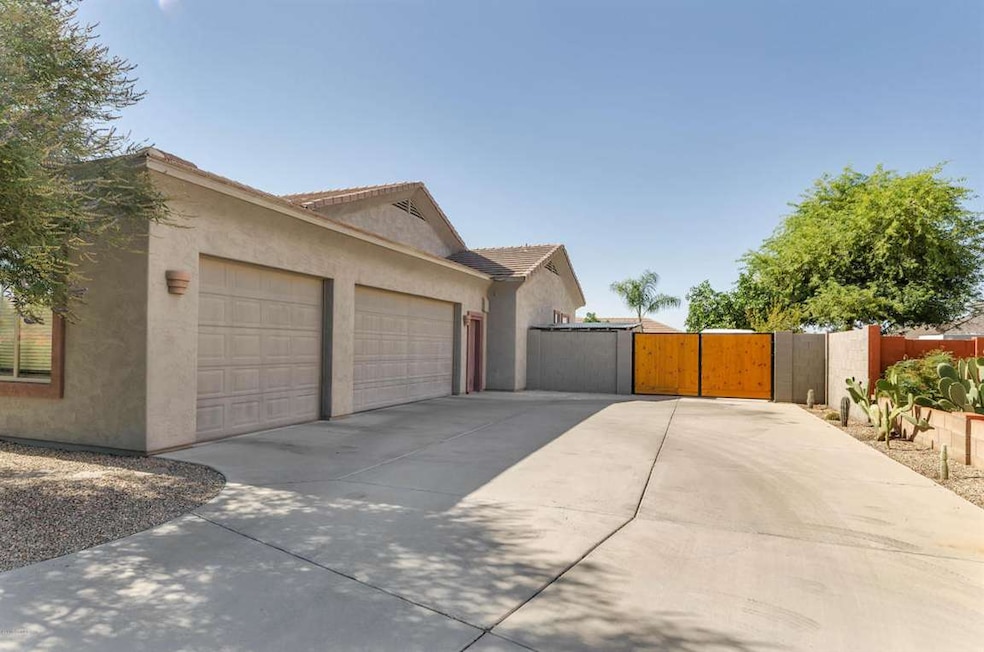 Side-entry Garage & RV Gates