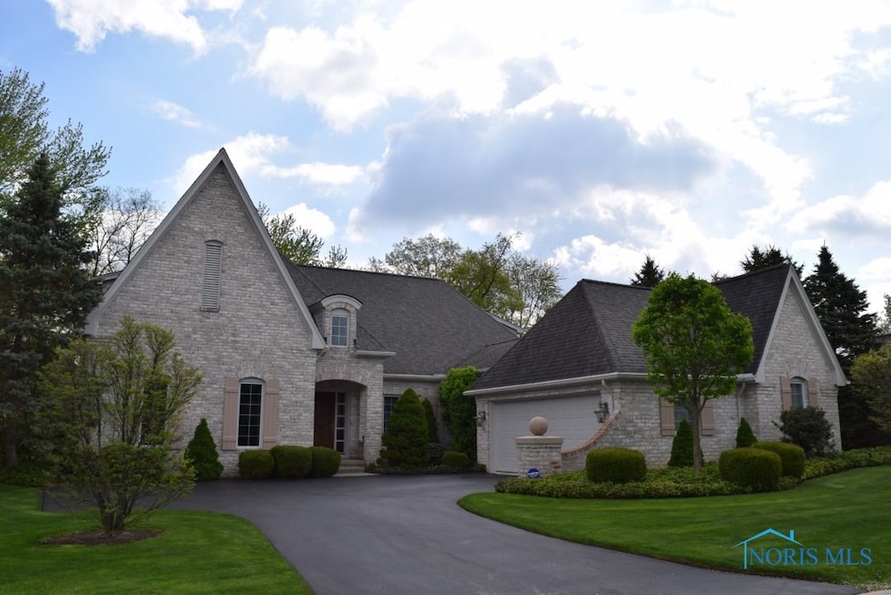 15 Stableside N, Ottawa Hills, OH 43615 - photo 1