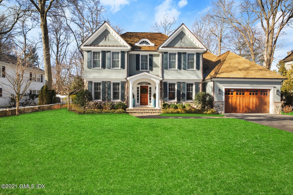 22 Bramble Ln Riverside CT-large-058-059