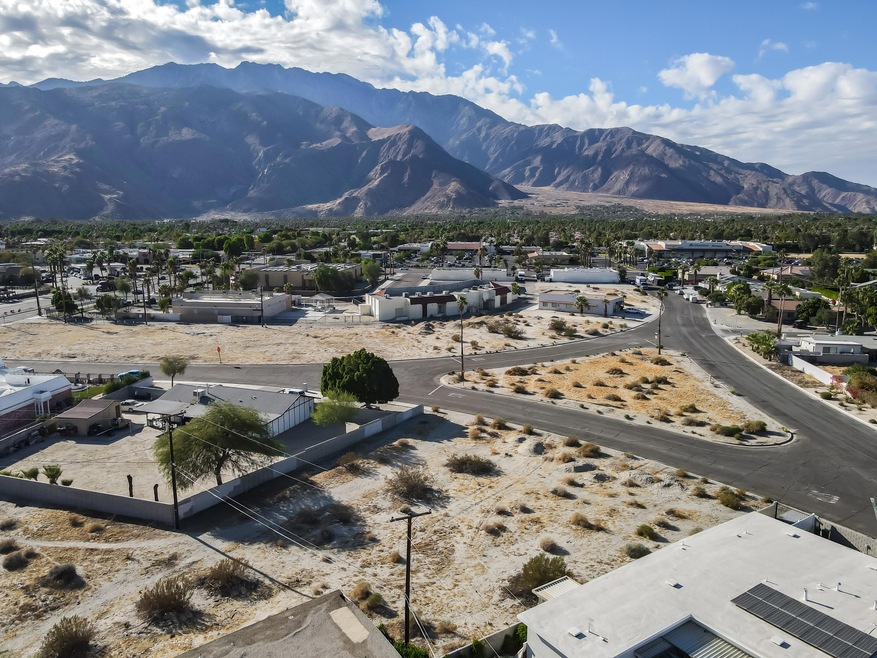 1880 Carriage Ln, Palm Springs, CA 92262 - photo 1