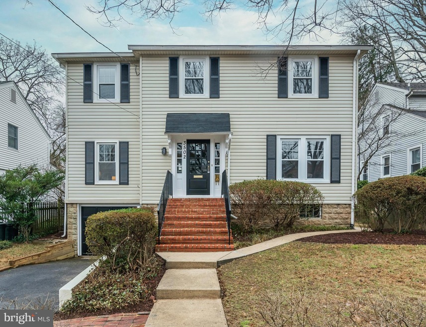 Sold $900,000 • Co-Listing Agent