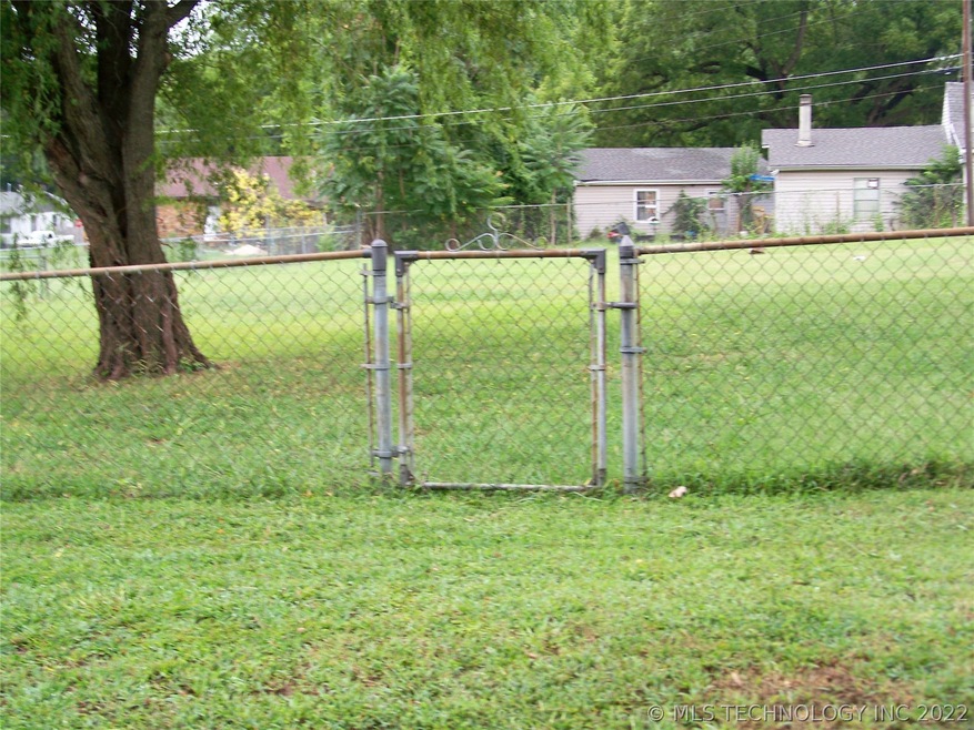 Walk Gate Front on Lot