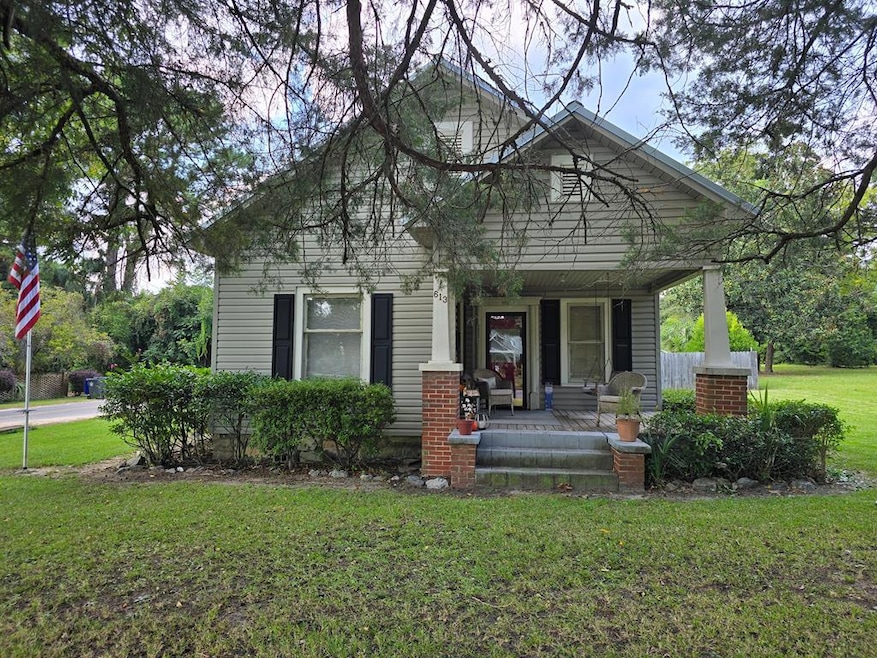 613 W Central Ave, Fitzgerald, GA 31750 - photo 1