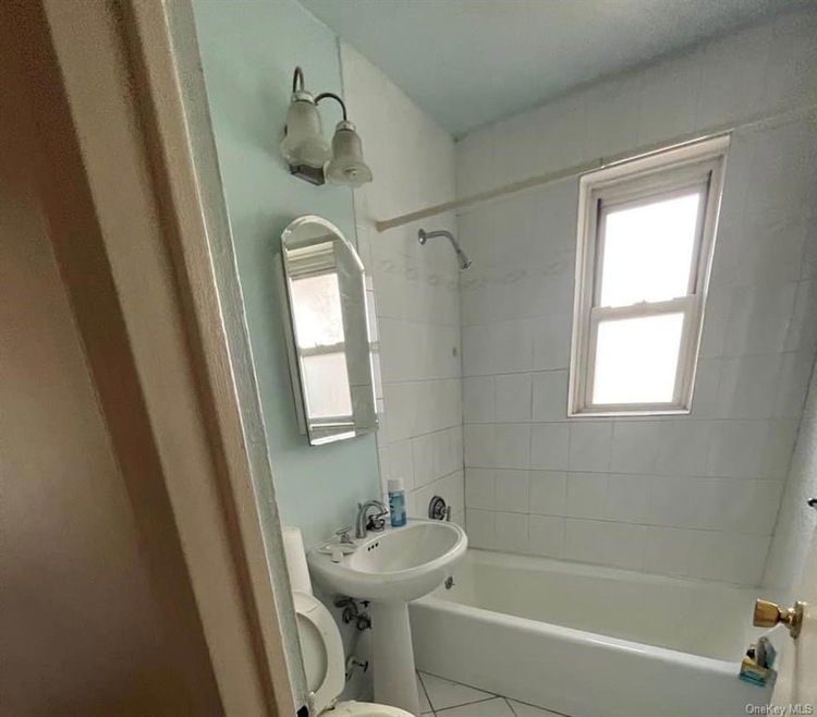 Tuckahoe Terrace unit 6B, Yonkers, NY 10710 - photo 1