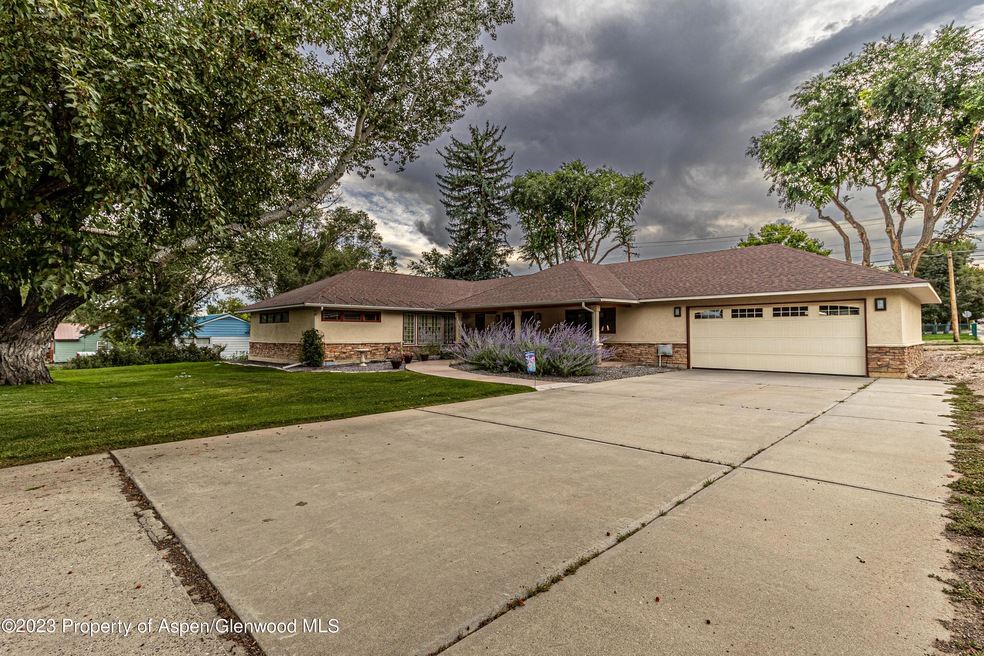 790 Pershing St, Craig, CO 81625 - photo 1