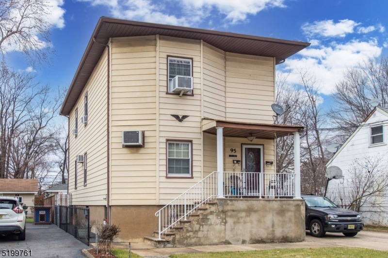 95 Chamberlain Ave, Elmwood Park, NJ 07407 - photo 1