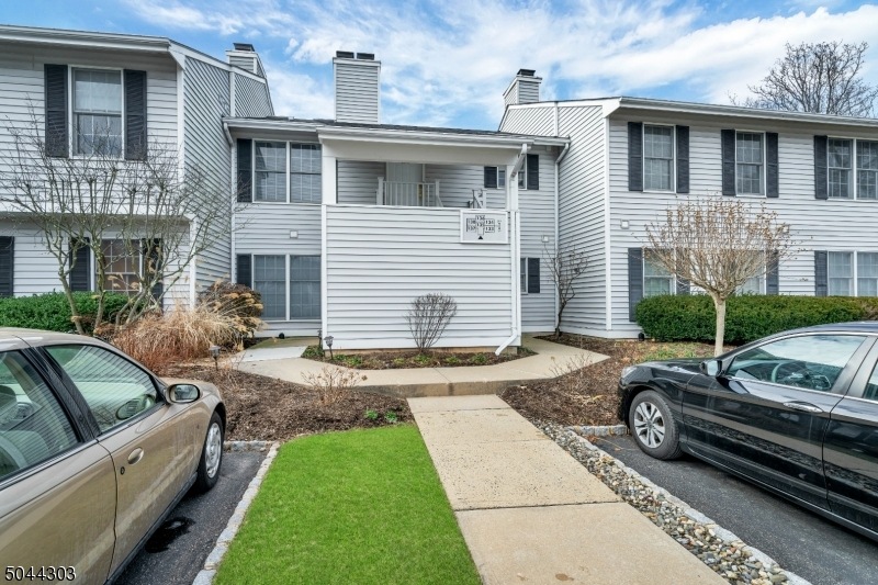 136 Mockingbird Ct, Three Bridges, NJ 08887 - photo 1