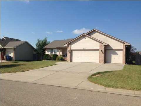 Welcome home to 512 E. Cheyenne Ct. in Kechi!