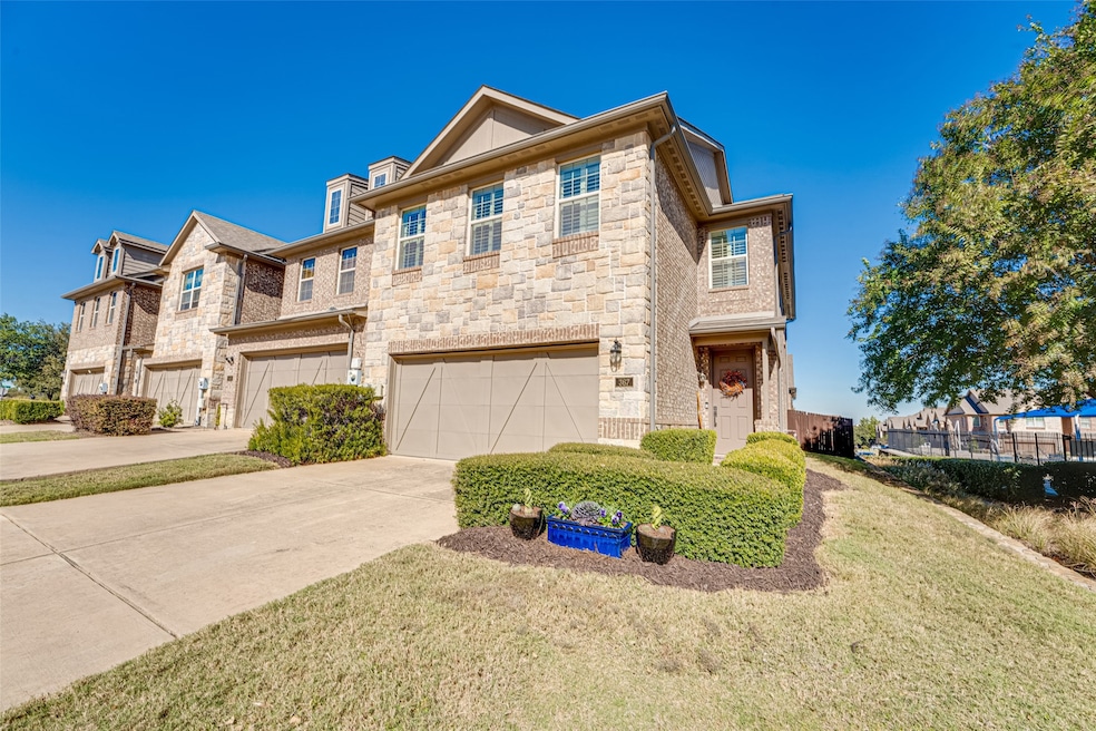367 Teague Dr, Lewisville, TX 75067 - photo 1