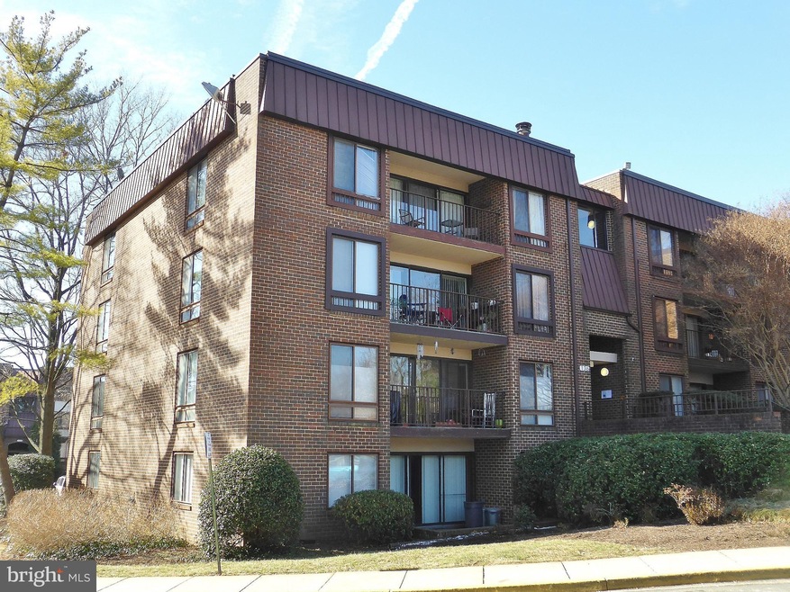 136 Roberts Ln unit 401, Alexandria, VA 22314 - photo 1