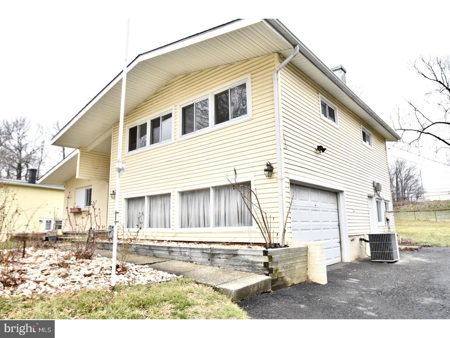 908 Fraser Rd, Glenside, PA 19038 - photo 1