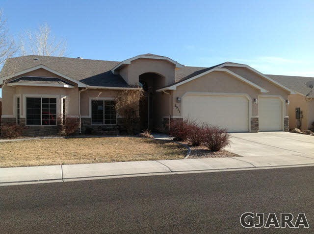 2511 Hayes Dr, Grand Junction, CO 81505 - photo 1