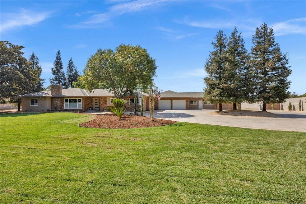 4481 N Palm Ave, Fresno, CA 93704 - photo 1