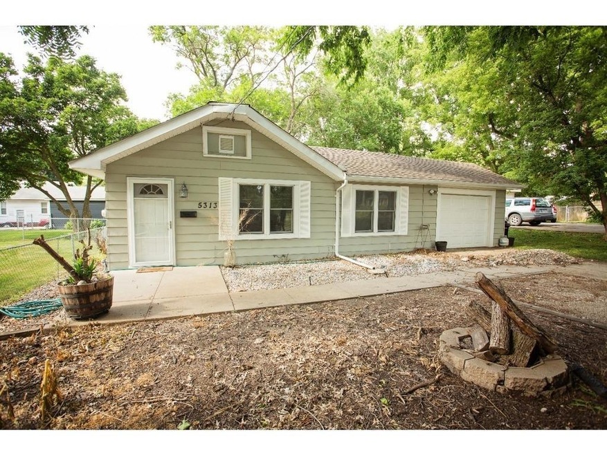 5313 Urbandale Ave, Des Moines, IA 50310 - photo 1