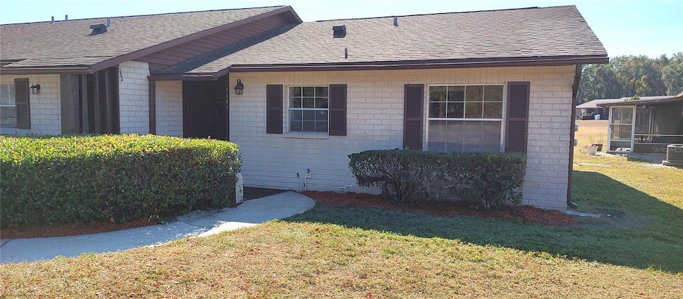 9601 Eastfield Rd unit 28A, Thonotosassa, FL 33592 - photo 1