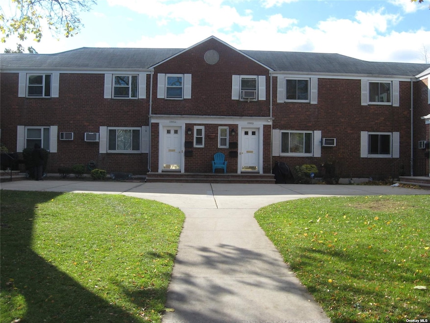 7110 260th St unit 1, Glen Oaks, NY 11004 - photo 1