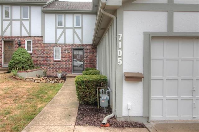 7105 Mastin St, Shawnee, KS 66203 - photo 1