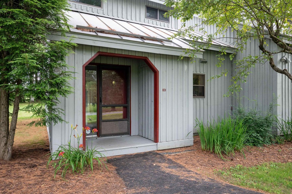 860 Murphy's Rd unit 3E, Quechee, VT 05059 - photo 1