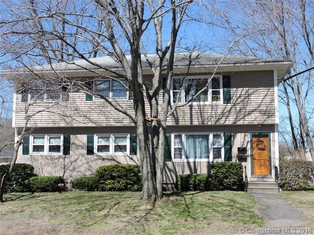 101 Royal Oak Dr, Waterbury, CT 06708 - photo 1