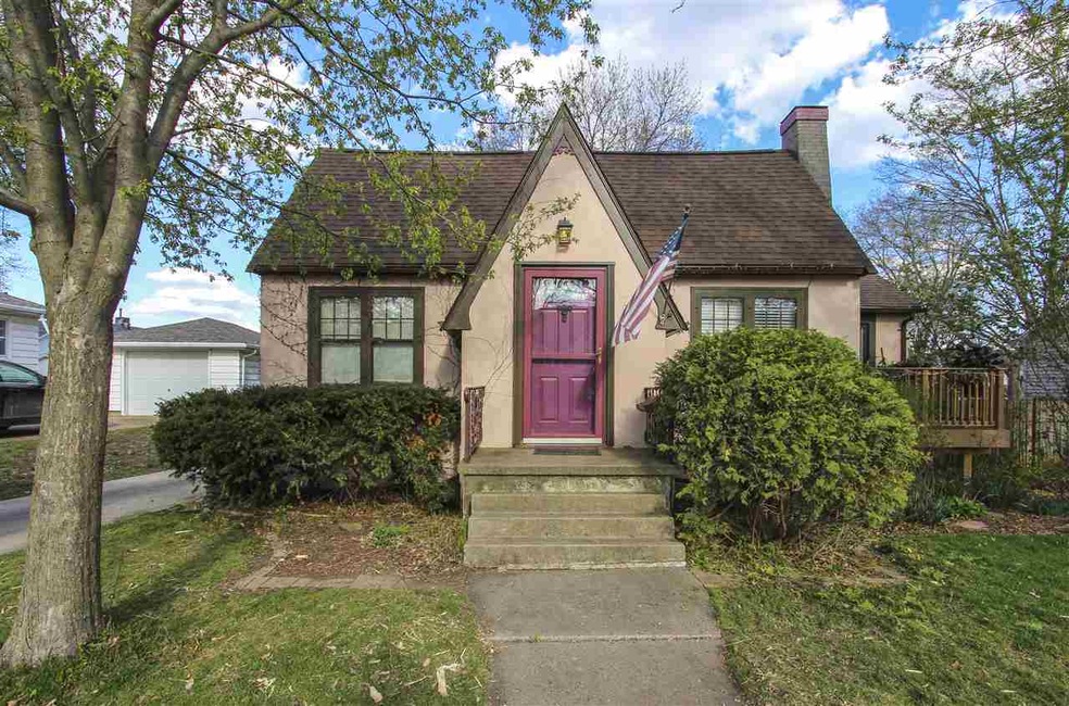 2220 Washington St, Cedar Falls, IA 50613 - photo 1