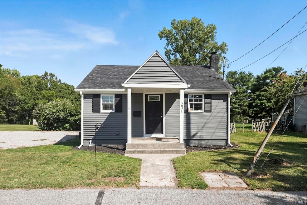 201 East St, Churubusco, IN 46723 - photo 1