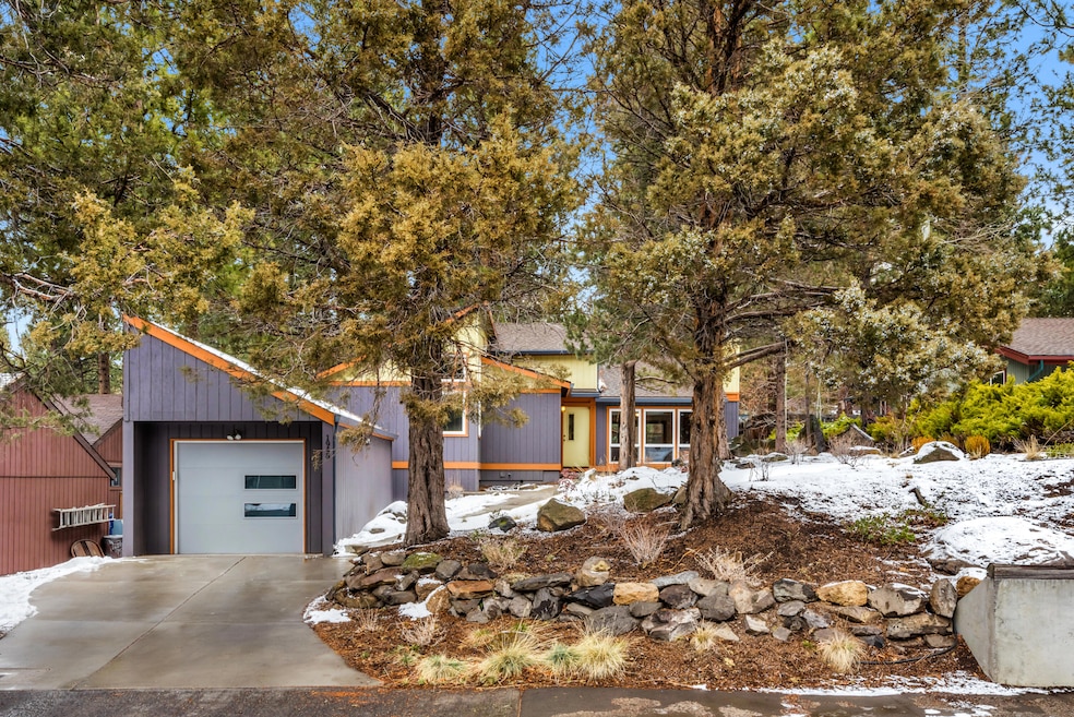 1948 SW Forest Ridge Ave, Bend, OR 97702 - photo 1