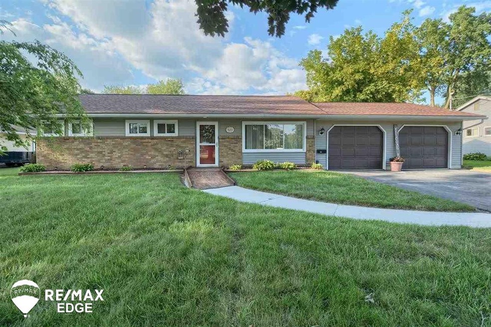 523 E Flint St, Davison, MI 48423 - photo 1