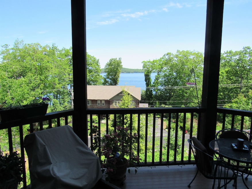 Pending $989,000