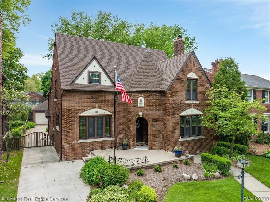 1251 Whittier Rd, Grosse Pointe Park, MI 48230 - photo 1