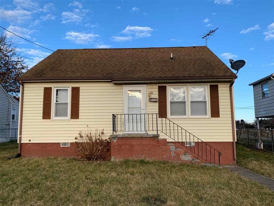 521 S Linden Ave, Waynesboro, VA 22980 - photo 1