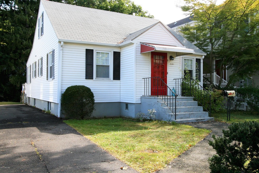 9 Hollow Wood Ln, Greenwich, CT 06831 - photo 1