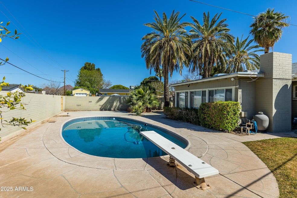 2544 E Elm st-9