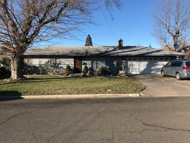 209 Kings Way, Central Point, OR 97502 - photo 1