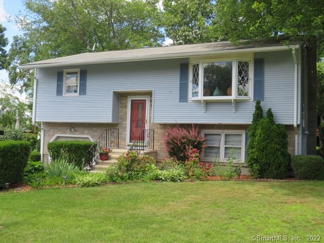 78 Lincolndale Dr, Waterbury, CT 06704 - photo 1