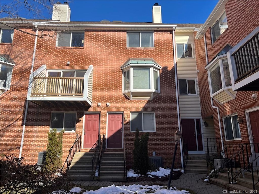 101 Grove St unit 22, Stamford, CT 06901 - photo 1