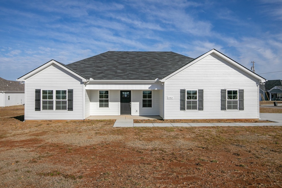 302 Mimosa Dr, Decherd, TN 37324 - photo 1