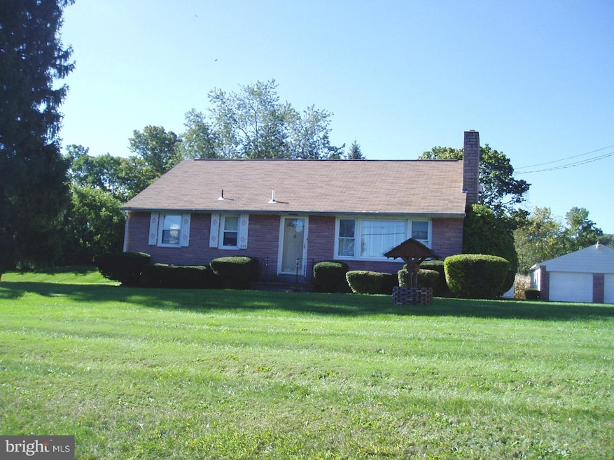 370 Mill St, Boyertown, PA 19512 - photo 1