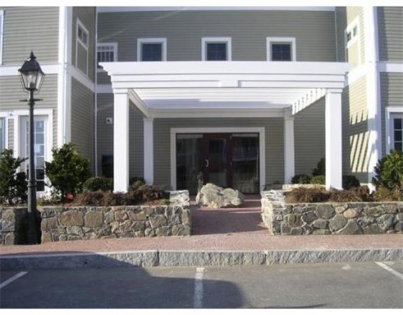 Marblehead Highlands unit 404, Marblehead, MA 01945 - photo 1