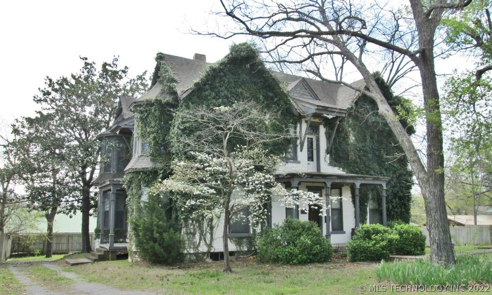 209 W Keetoowah St, Tahlequah, OK 74464 - photo 1