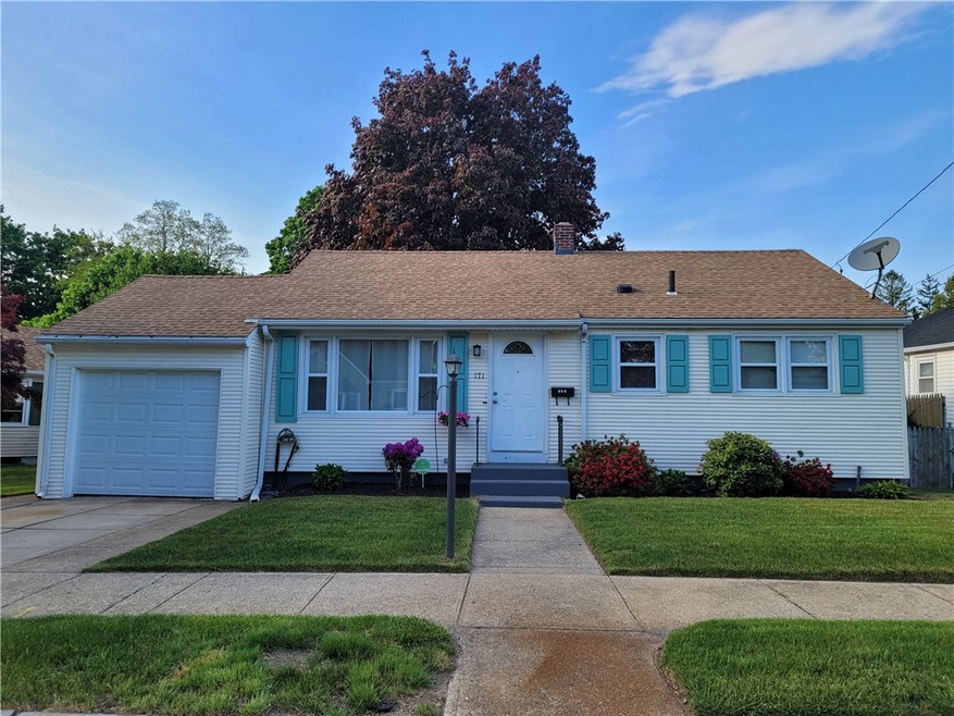 171 Sinclair Ave, Cranston, RI 02907 - photo 1