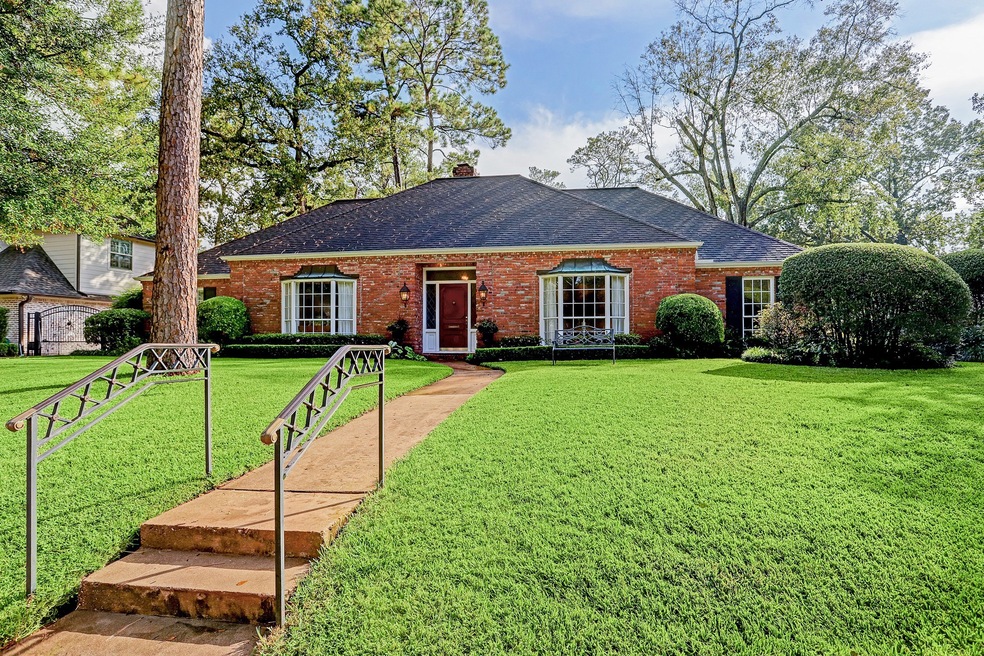 12135 Overcup Dr, Houston, TX 77024 - photo 1