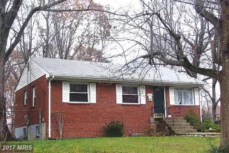 16007 Crest Dr, Woodbridge, VA 22191 - photo 1