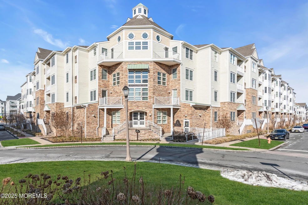** 33 Cooper Ave **