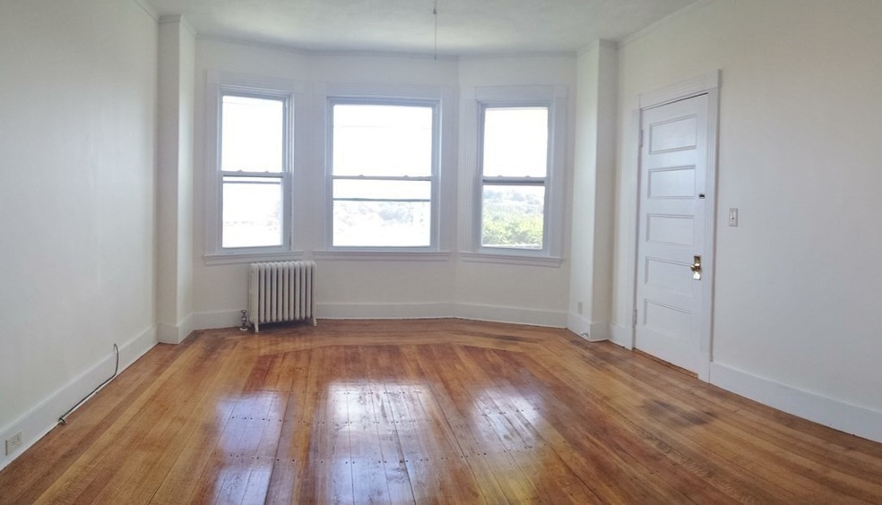 104 Campbell Ave unit 1, Revere, MA 02151 - photo 1